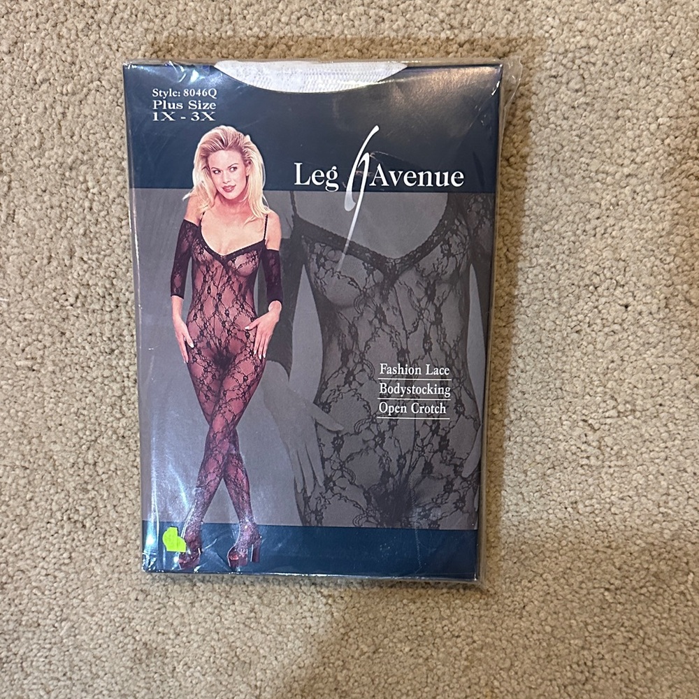 Leg Avenue Fashion Lace Bodystocking in white